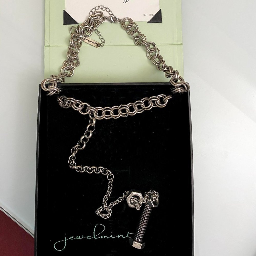 NWOT Jewelmint Renegade Silver Necklace